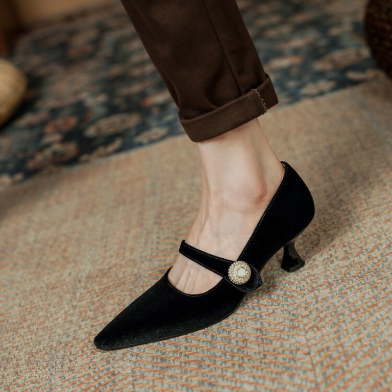 Weinrote Mary-Jane-Schuhe mit  – Women Shoes Size Bewertung und Preis
